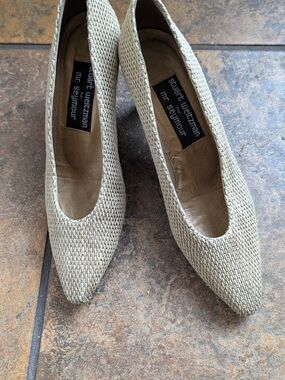 Stuart Weitzman Pointed Woven Pumps in Natural Beige